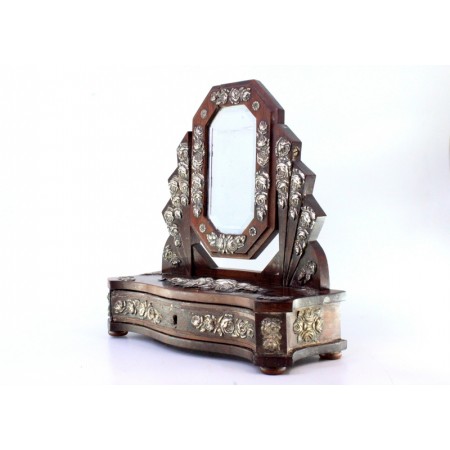 Toucador em madeira com aplicações em prata em forma de rosas com espelho e gaveta